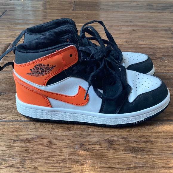 Nike Other - Nike Air Jordan Youth sz 1 Shattered Backboard Orange/Black Hightops